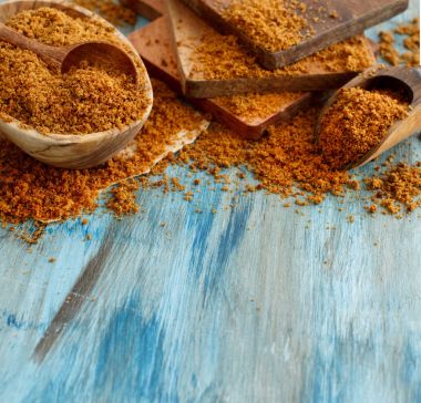 Kahverengi ham şeker kamışı