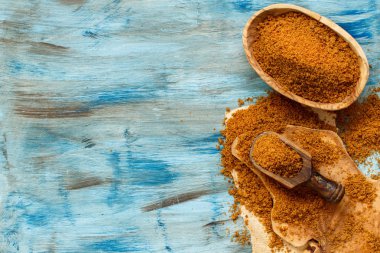 Kahverengi ham şeker kamışı