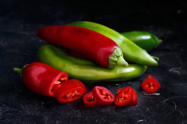 Kırmızı ve yeşil tatlı biber