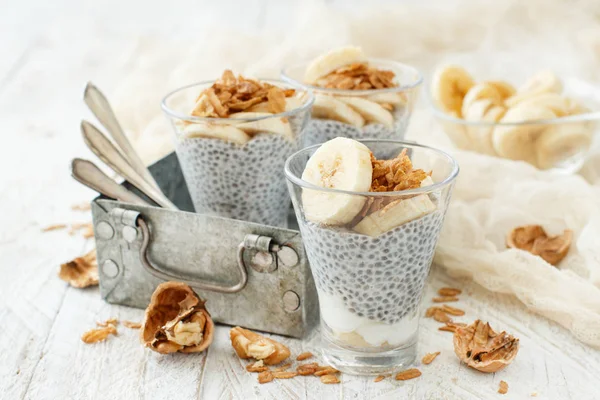 Pudim de chia parfait com banana — Fotografia de Stock