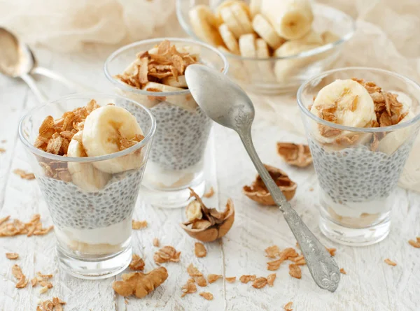 Pudim de chia parfait com banana — Fotografia de Stock