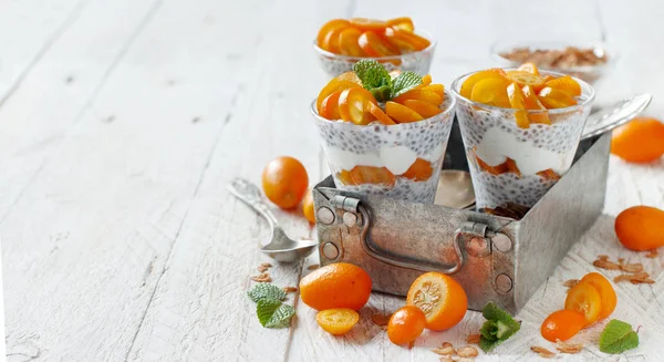 Chia budinca parfait cu kumquat — Fotografie, imagine de stoc