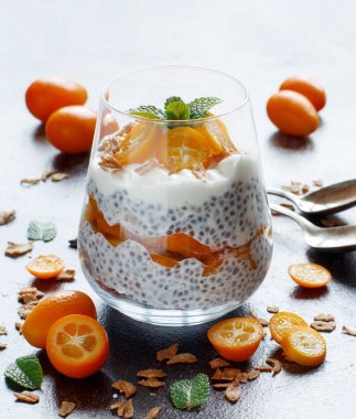Kamkat Chia puding parfe 