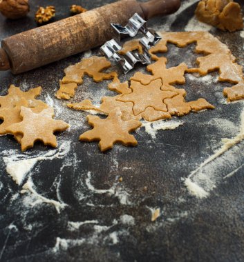 Kar tanesi çerez kesici ile Noel tatlılar yemek 