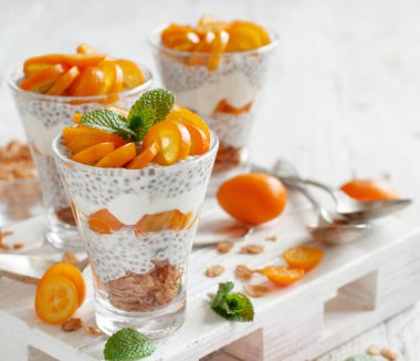 Kamkat Chia puding parfe 