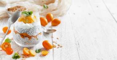 Kamkat Chia puding parfe 