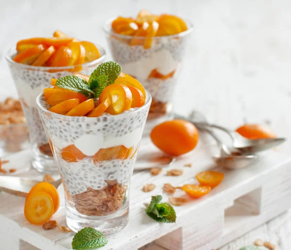 Chia pudding parfait avec kumquat — Photo