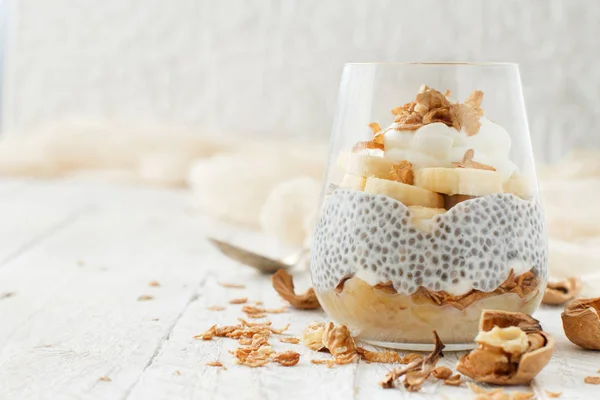 Pudim de chia parfait com banana — Fotografia de Stock