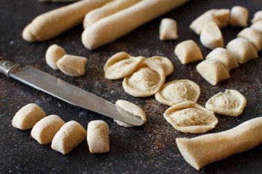 Tam buğday unu makarna orecchiette yapma 