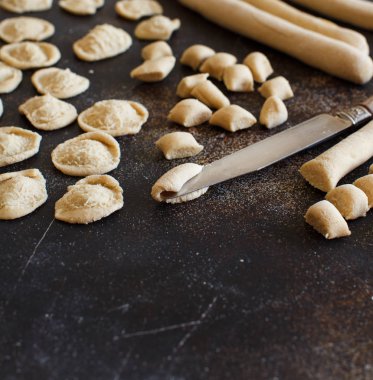 Tam buğday unu makarna orecchiette yapma 