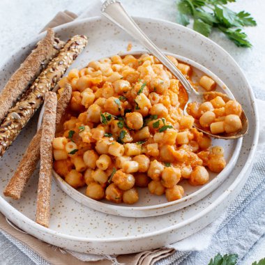 Nohut ile ditalini makarna