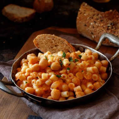 Nohut ile ditalini makarna