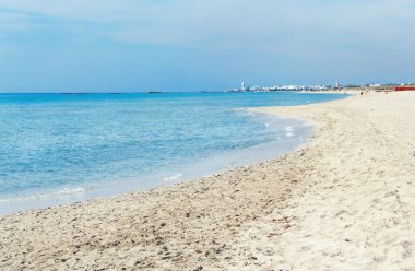 Torre San Giovanni yakınlarında bir sahil.