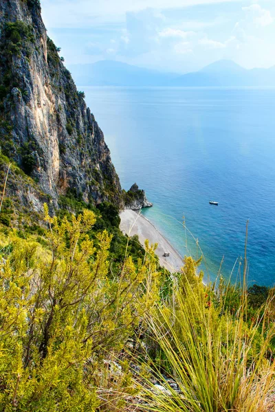 The wild beach near Costa di Masseta from the trail path — 스톡 사진