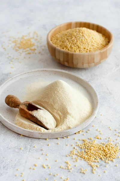 Hulled darı unu ve tahıl yakın çekim