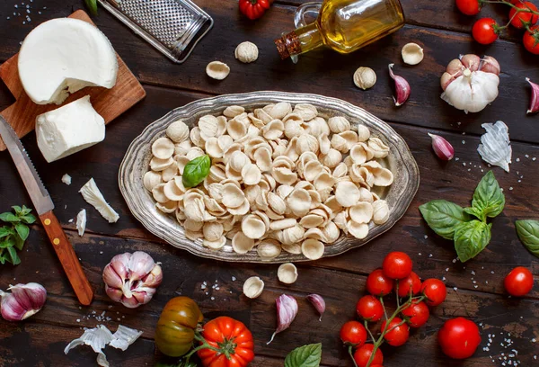 Fresh Raw Italian Pasta Orecchiette Tray Vegetables Herbs Olive Oil — Stock Photo, Image