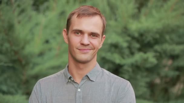 Man sends a kiss. happy man enjoying life. cute smiles. kissing his hands. — Stock Video