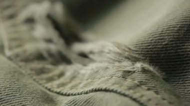 Yırtık kot kirli kot doku. arka plan olarak kullanabilirsiniz.