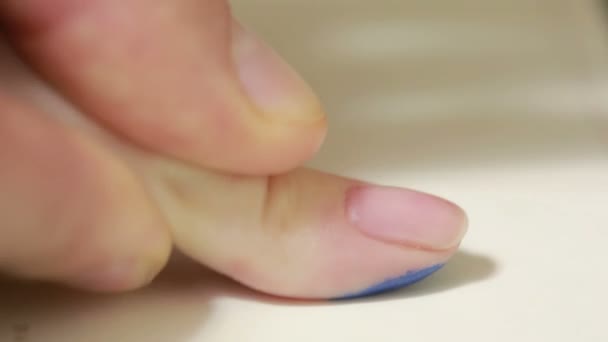 Taking fingerprints. fingerprint on a white sheet — Stock Video