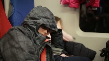 Göçmen Çocuk trende seyahat