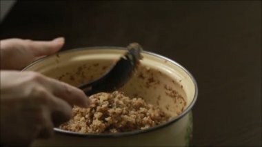 Buğday lapası tereyağı ile