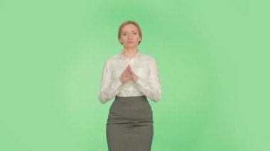 beden dili. hareketler, kollar ve eller. sivri el pozisyonu. kadın, hromakey