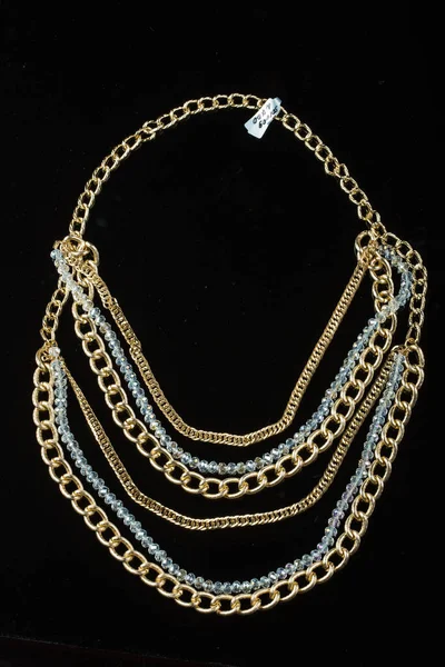 Kovový náhrdelník ženský. — Stock fotografie