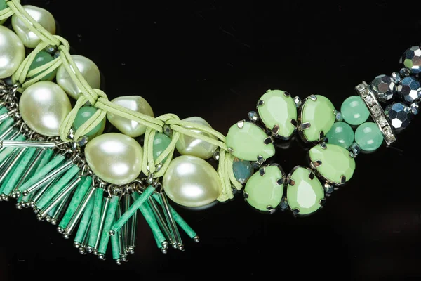 Grön pärla halsband — Stockfoto