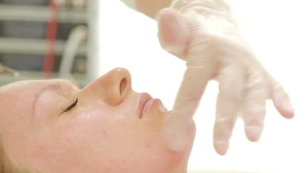 Terapia KIT, rejuvenescimento facial, rolo — Vídeo de Stock
