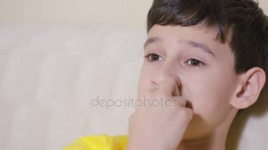 Çocuk onun çivi obsesif-kompulsif bozukluk, çocuk psikolojisi ısırma