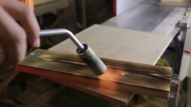 Gaz yakıcı ateşi yakma yönetim kurulu. sostarivayut ağacı. Wenge renk