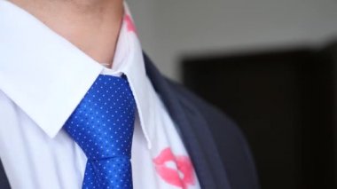 4 k. ağır çekim. Ruj yaka mans.