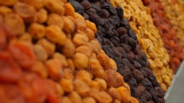 Baharat, Kuruyemiş, Kuruyemiş Pazar üstünde belgili tanımlık sayaç, 4k, yavaş hareket ekranda
