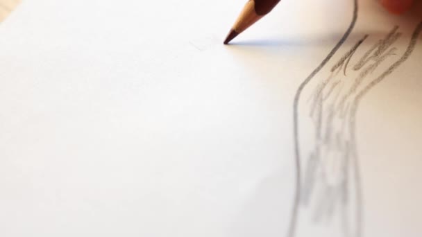 Художники руками рисуют деревянный карандаш. 4k, slow-motion, крупным планом — стоковое видео