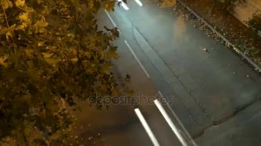 zaman atlamalı. yol geceleri, yukarıdan görüntüleyin. 4k