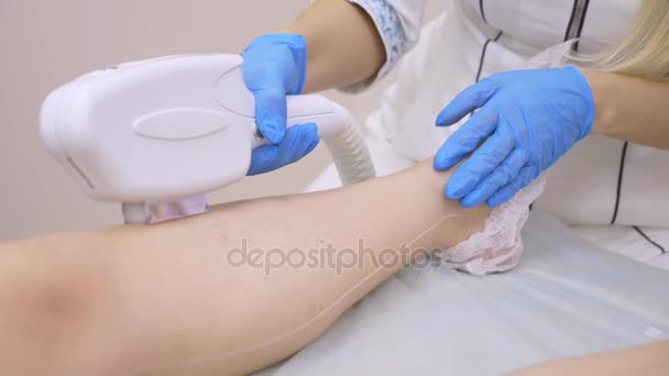 Laser hair removal. doctor in gloves. 4k, slow-motion, close-up. — Stock Video