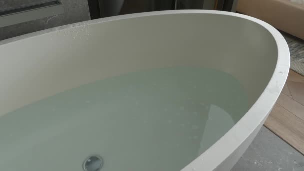 Процес осушення води у ванній, 4k, проміжок часу — стокове відео