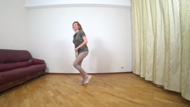 yetişkin kadın dansları evde, 4k