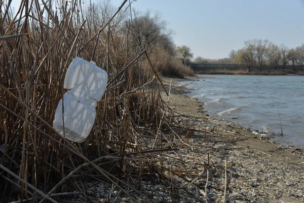 Plastik Polietilen Kauçuk Cam Atıklarıyla Hava Toprak Çevresel Kirliliği — Stok fotoğraf