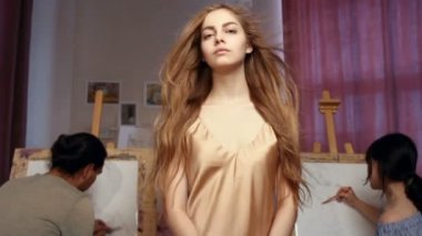 Muse sanatçılar için. Güzel Bayan