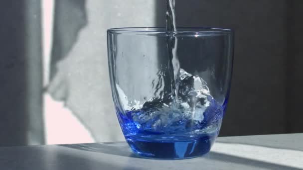 Water Poured Glass Beaker Water Poured Transparent Glass Water Pours — Stock Video