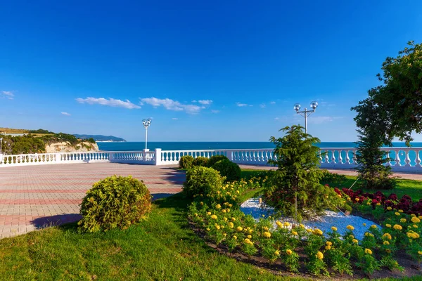 La côte de la mer Noire à Gelendzhik, Russie — Photo