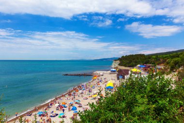 Yaz tatil Sahilde. Gelendzhik, Rusya'nın Karadeniz sahilleri. Gelendzhik resort kasaba, yılın farklı zamanlarda fotoğraf çevresi.