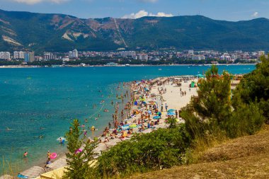 Yaz tatil Sahilde. Gelendzhik, Rusya'nın Karadeniz sahilleri. Gelendzhik resort kasaba, yılın farklı zamanlarda fotoğraf çevresi.
