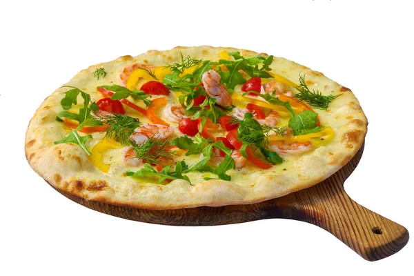 Karides ve beyaz arka plan üzerinde izole biber pizza