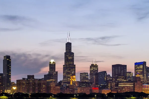 Beautiful Chicago skyline at sunset — Stock Photo, Image