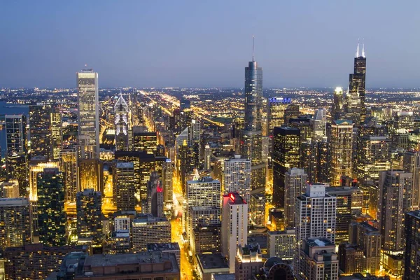 Piękna panorama Chicago w nocy, widok z góry, Usa — Zdjęcie stockowe