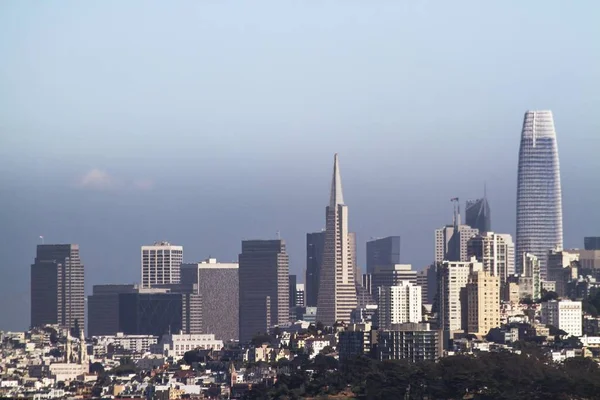 Bellissimo skyline della città di San Francisco al tramonto, Stati Uniti — Foto Stock