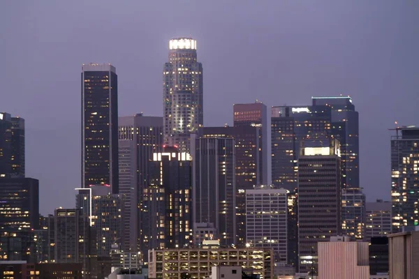 Bella skyline del centro di Los Angeles di sera, Stati Uniti d'America — Foto Stock