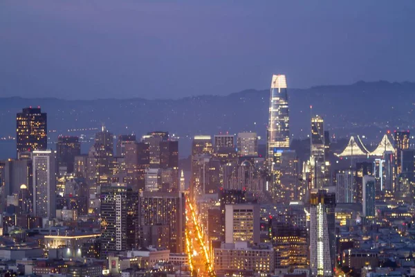 Bella vista aerea dello skyline di San Francisco la sera, California, Stati Uniti — Foto Stock